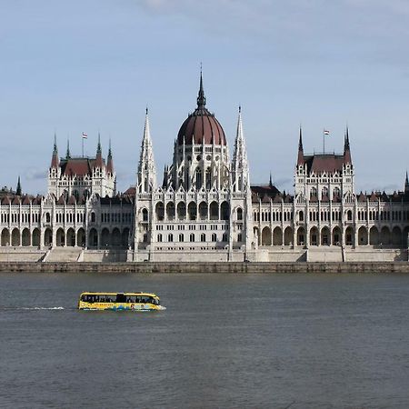 Design Apartment In The City Center With Ac Budapest Exterior photo
