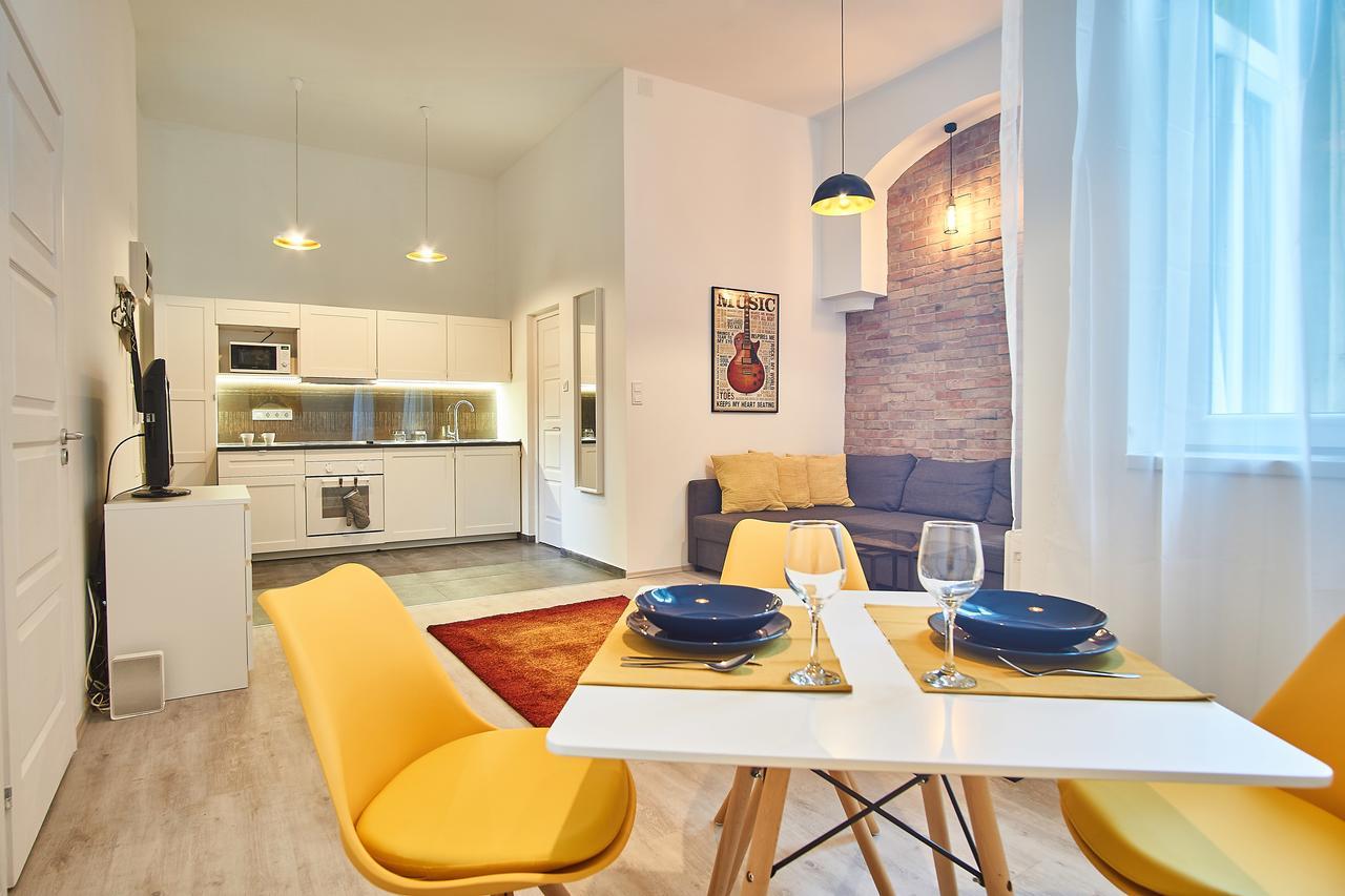 Design Apartment In The City Center With Ac Budapest Exterior photo