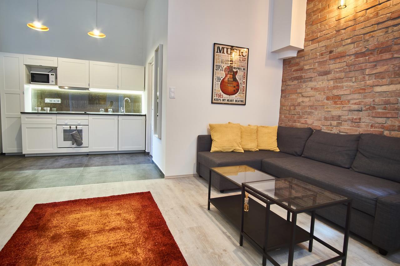 Design Apartment In The City Center With Ac Budapest Exterior photo