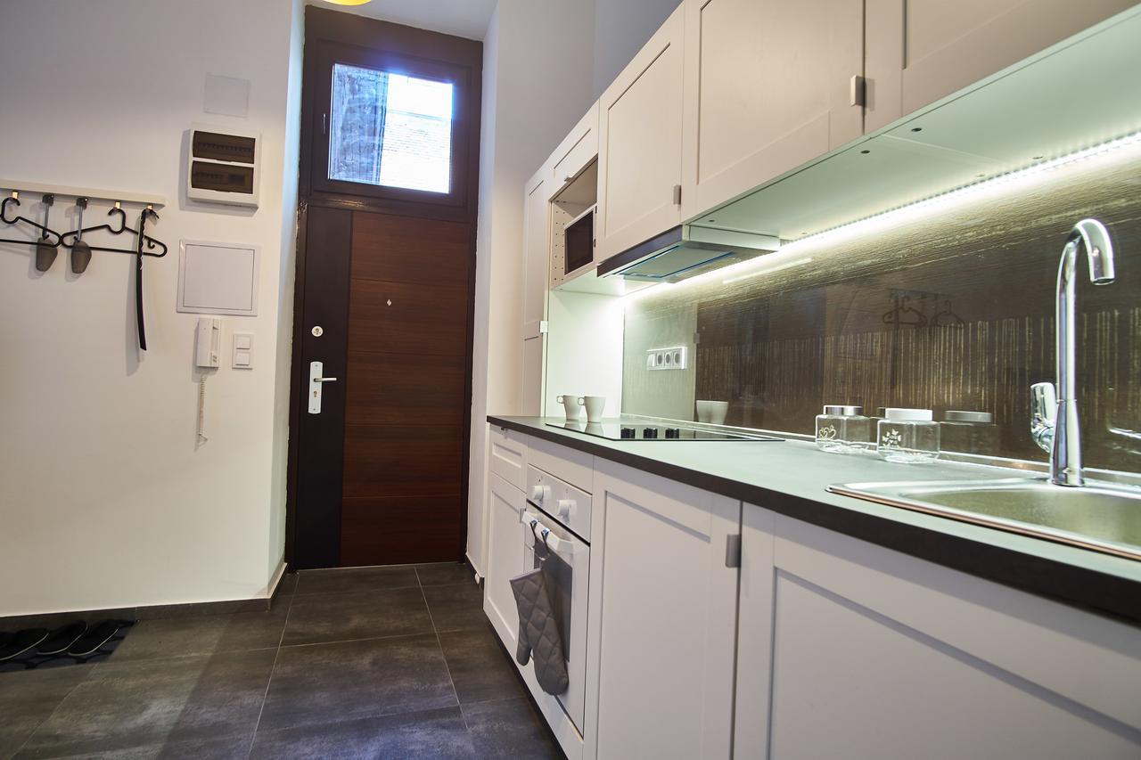 Design Apartment In The City Center With Ac Budapest Exterior photo